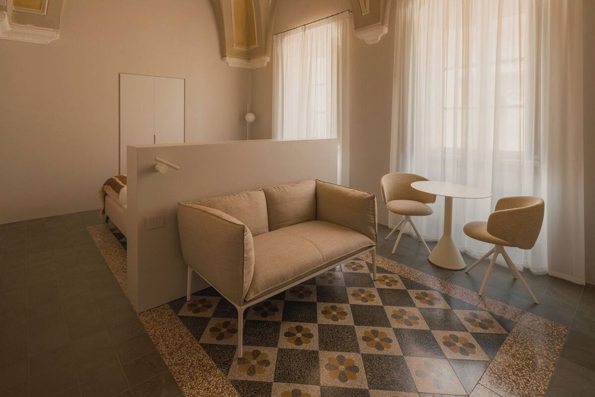 Suite – superior | Minibar (inkludert), safe på rommet og blendingsgardiner