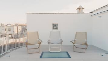 Luxury-Suite, Stadtblick | Terrasse/Patio