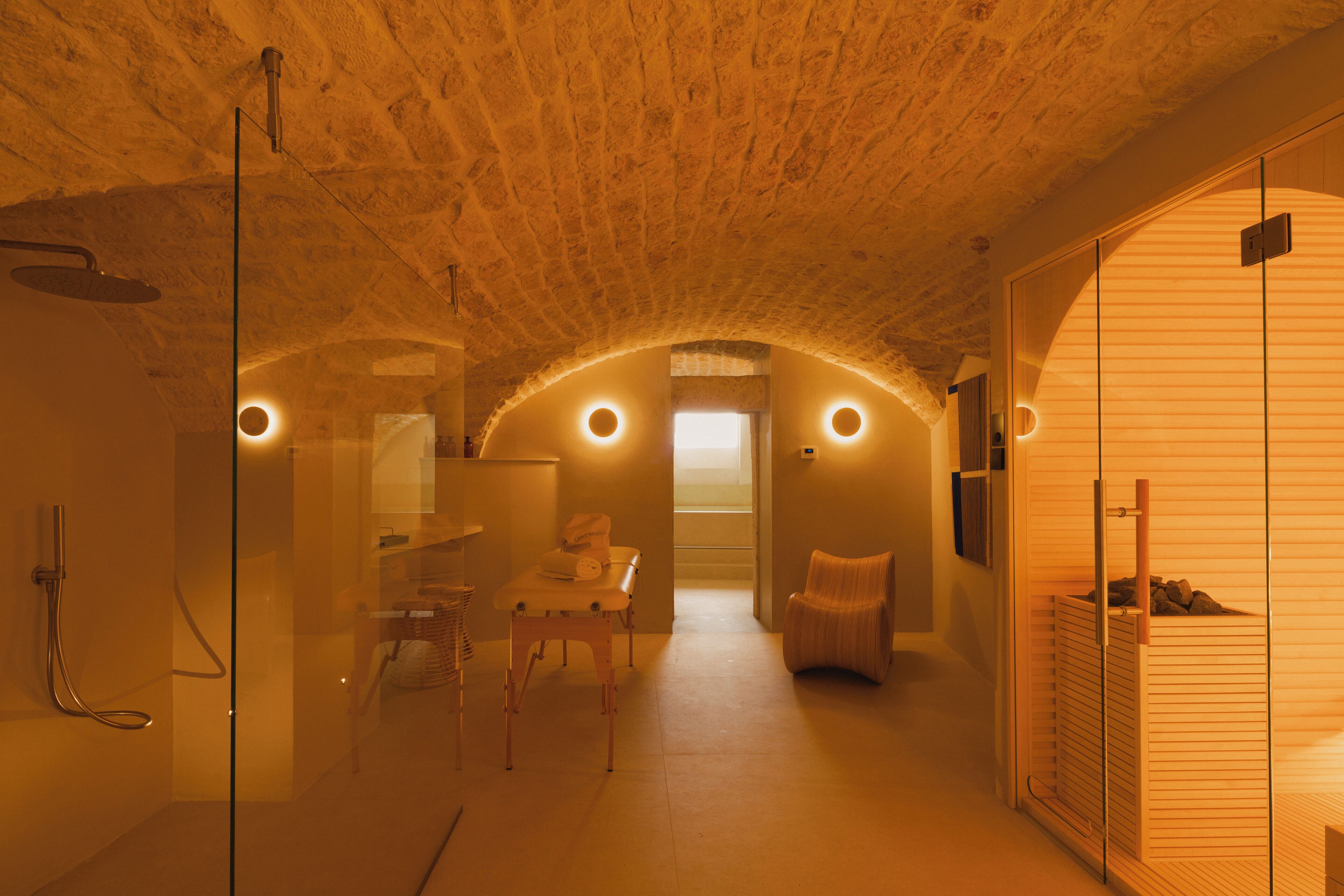 Sauna, Massageanwendungen