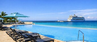 Luxury Private Island Villa w/130’ Dock
