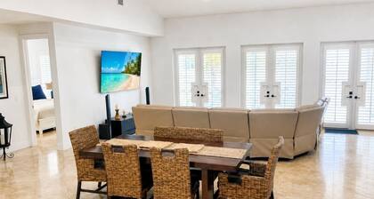 Private Island Villa w/ 130’ Dock | Bimini 609