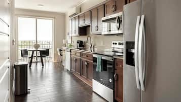 Studio (0 Bedroom) | Private kitchen | Fridge, coffee/tea maker