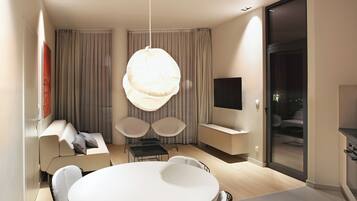 Departamento Deluxe, balcón, vista al mar | Restaurantes