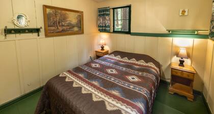 Romantic Oak Leaf Cabin at Camp Layman | Intimate Mountain Couple's Getaway