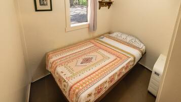 WiFi, bed sheets