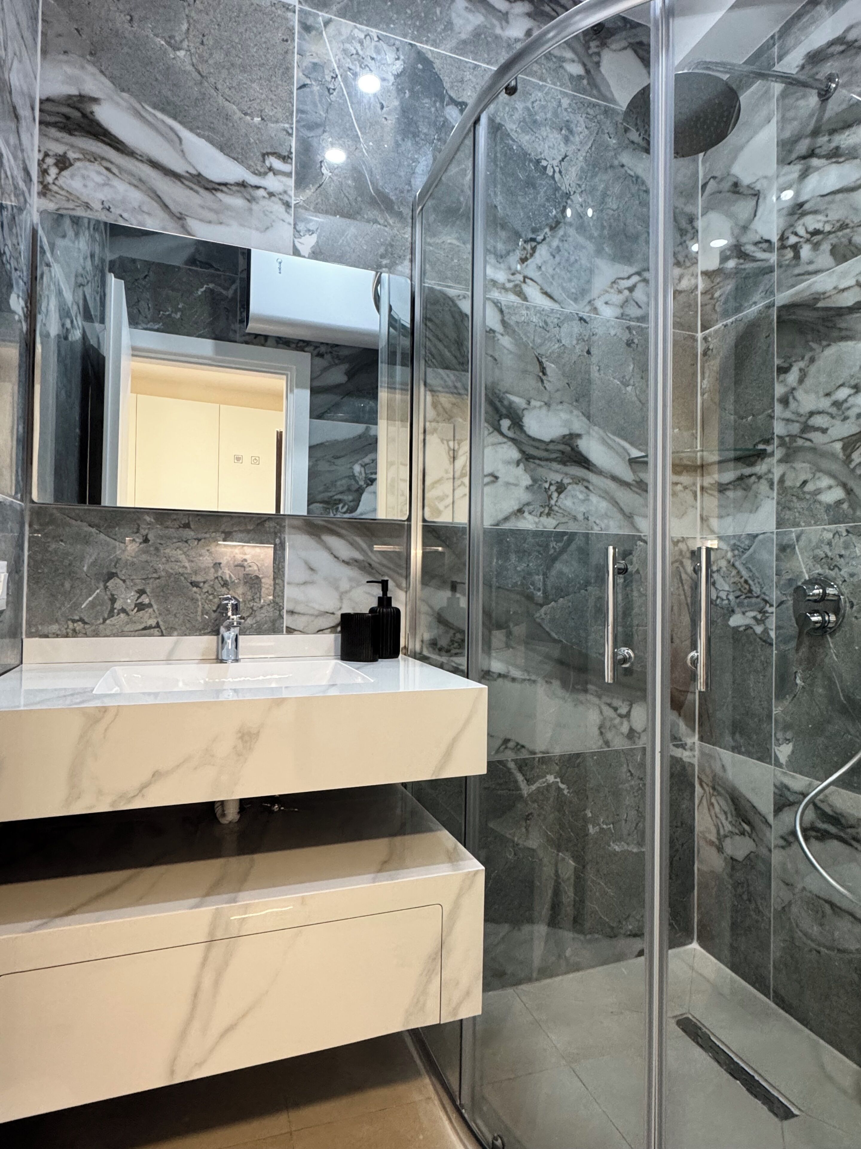 Deluxe Studio, Balcony, Sea View | Bathroom