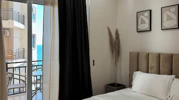 Deluxe Studio, Balcony, Sea View | Blackout drapes, iron/ironing board, free WiFi