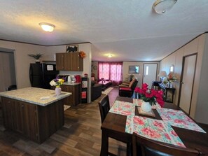 Interior - 2-bedroom mobile home a minute off the Suncoast Parkway. Comfy and cozy! (Homosassa)