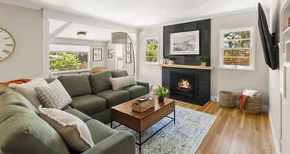 Cottage on Park Ave! 1 mile to Whiskey Row. Entire house + Casita. Dog friendly