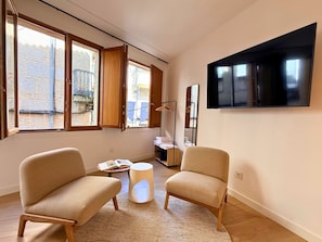 TV - YourHouse O Foxo apartment (Allariz)