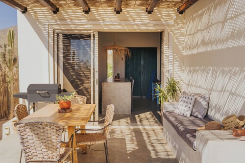 Casa Pakal Cozy 2-bedroom cottage near Cerritos Beach