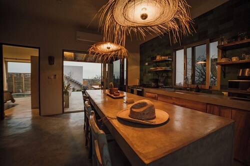 Casa Pakal Cozy 2-bedroom cottage near Cerritos Beach