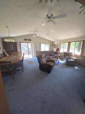 Living area - Lighthouse Landing- Drop Anchor and Stay Awhile (Indian River)