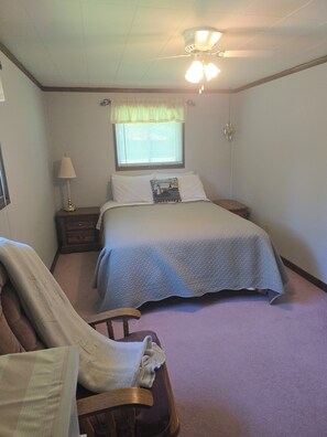 3 bedrooms, bed sheets - Lighthouse Landing- Drop Anchor and Stay Awhile (Indian River)