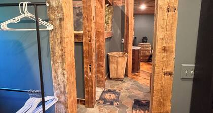 Cozy 1-bedroom cottage in soothing Standish with AC