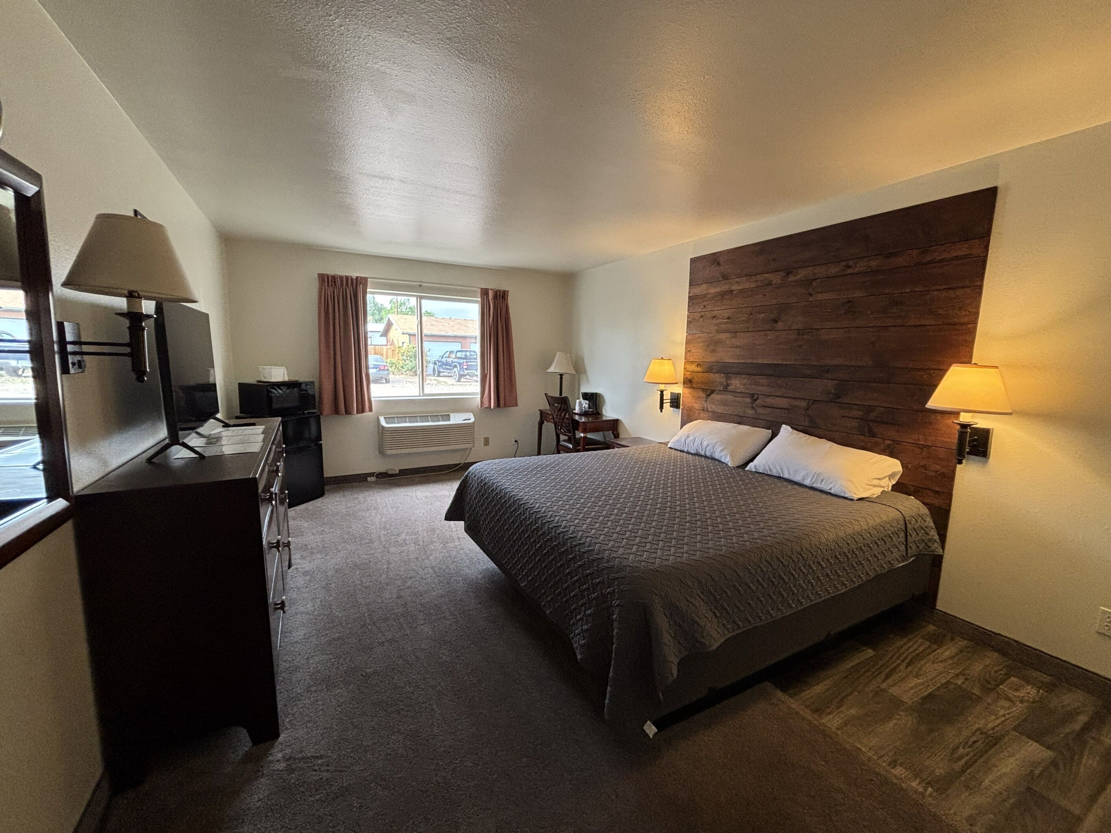 Comfort Single Room | Desk, laptop workspace, free WiFi
