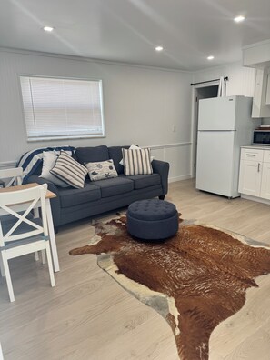 Smart TV - Cozy 1-bedroom apartment in Layton perfect for snow-birds/long-term renters (Layton)
