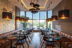 Dining - Nile View Residence at Holiday Inn Maadi (Cairo Governorate)
