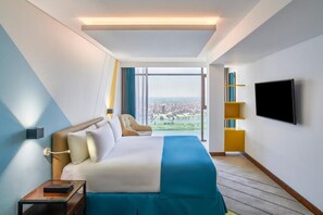In-room safe, laptop workspace, iron/ironing board, free WiFi - Nile View Residence at Holiday Inn Maadi (Cairo Governorate)