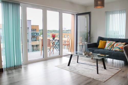 Stylish Essex Apartment Balcony Scenic Views