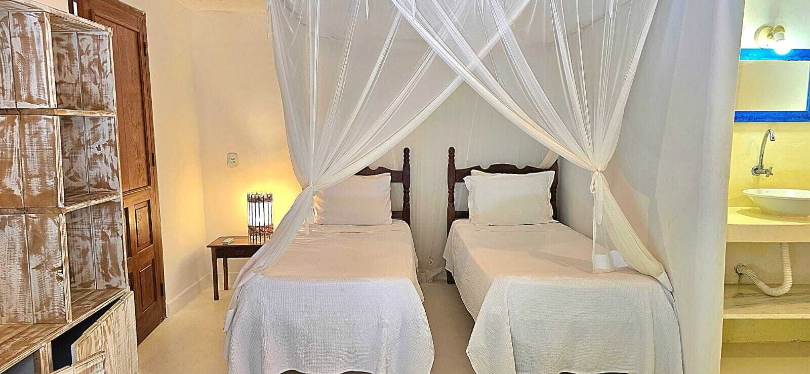4 bedrooms, iron/ironing board, Internet, bed sheets