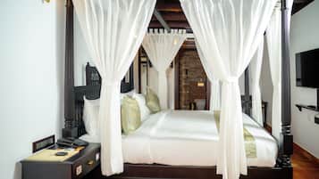 Classic Room | Premium bedding, minibar, desk, free WiFi
