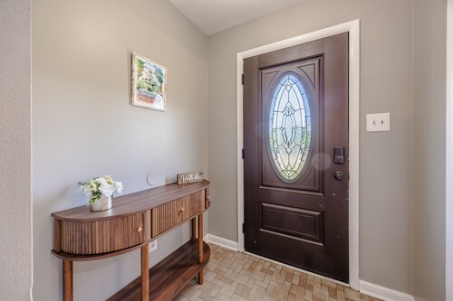Walk to Downtown Prattville.Close to RTJ. 3BR/2BA.