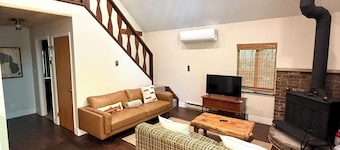     Higgins Lake Getaway • AC, Fire Pit & WiFi • < 1 Mile from South State Park