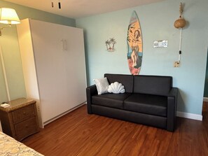 Smart TV - On Island Sunset Strand Campy Studio (Sunset Beach)