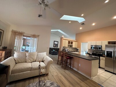 Wellington Pool Retreat-4BR/2.5BA
