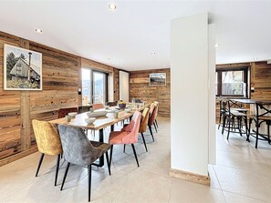 Dining - Savoyard chalet, pets OK, parking - 14 guests (La Toussuire)
