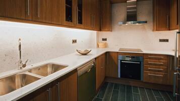 Fridge, microwave, oven, dishwasher
