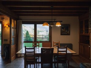 Dining - Country house in Montardit de Dalt with garden and pets allowed. (Montardit de Dalt)