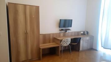 Standard Double Room, Courtyard View | Interior