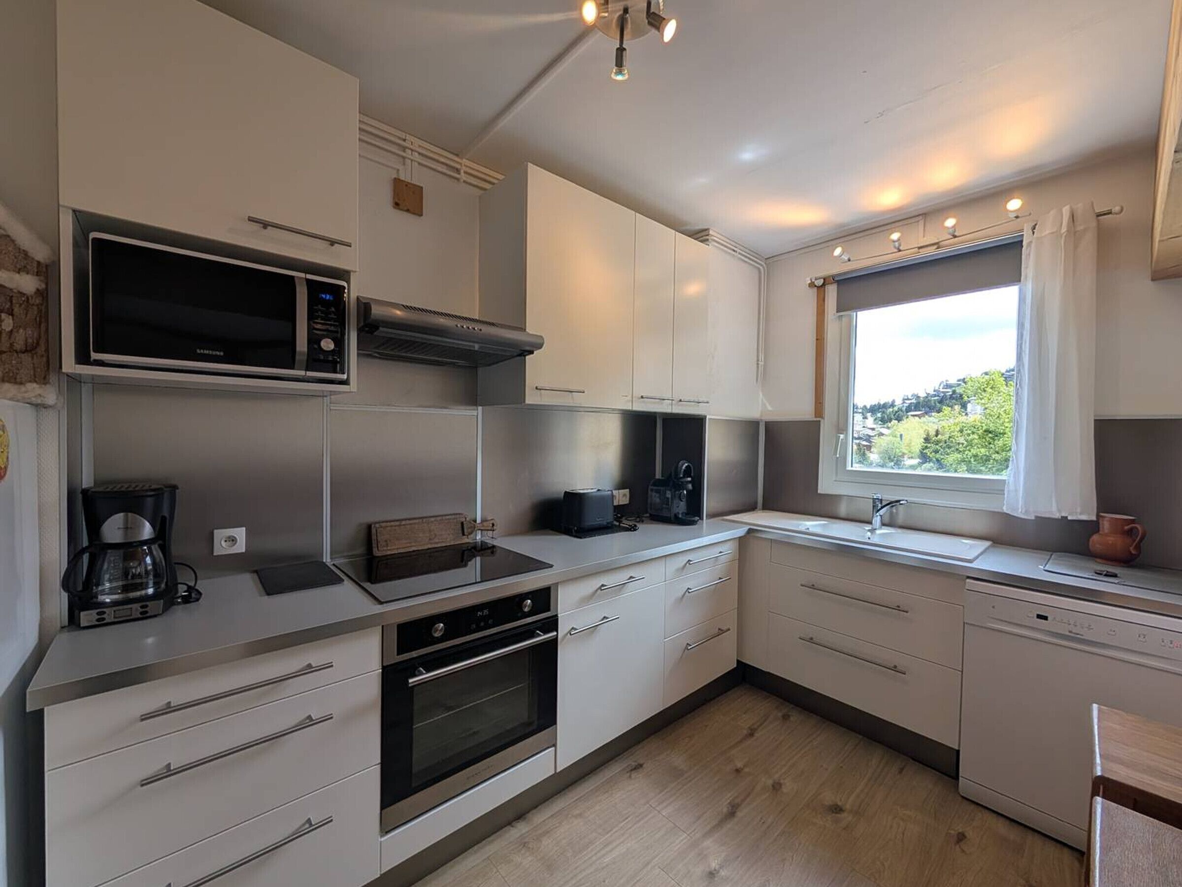 Microwave, oven, coffee/tea maker, toaster