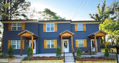 Ajax House: Renovation Underway- ½ Block to Oxford Square, Walk to Ole Miss