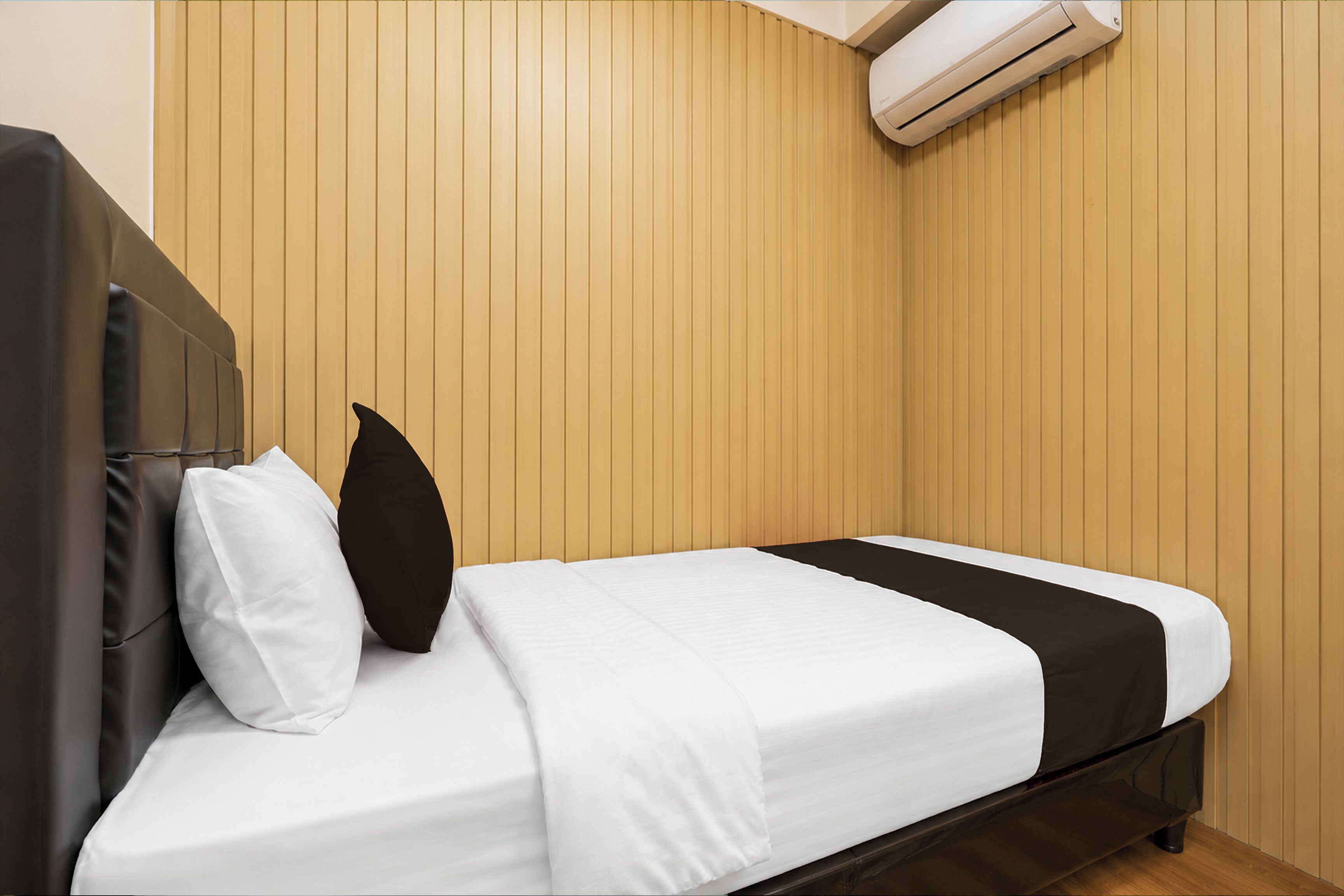 Kamar Single Standar | Seprai linen