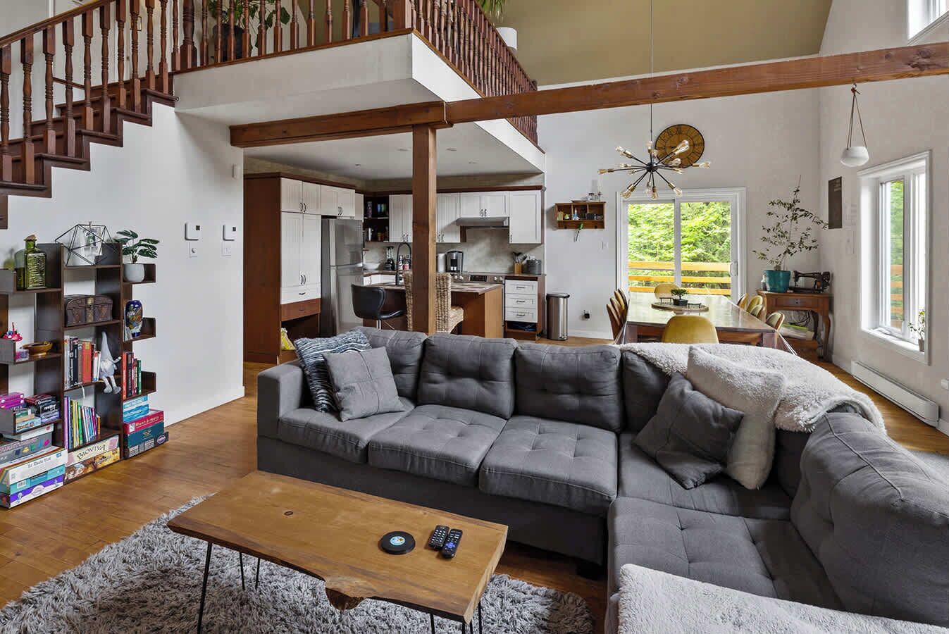 TV, fireplace, offices