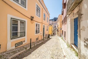 Exterior - GuestReady - Carolina Building: 1st Floor Right (Lisbon)