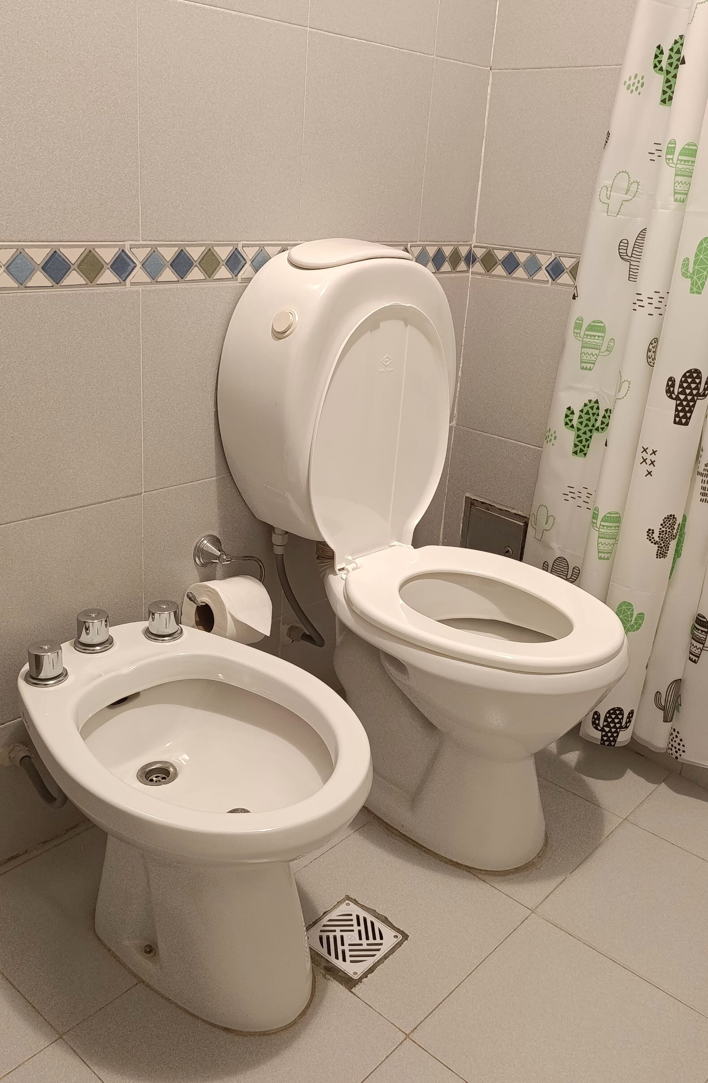 Habitación doble | Baño | Regadera, secadora de cabello, toallas, jabón 