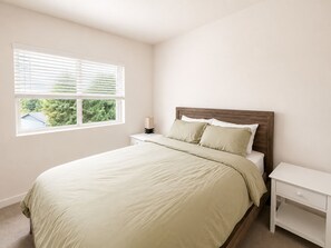 2 habitaciones, tabla de planchar con plancha, wifi y ropa de cama 