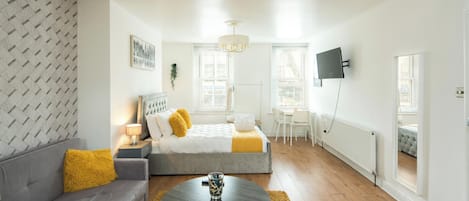 Iron/ironing board, free WiFi, bed sheets