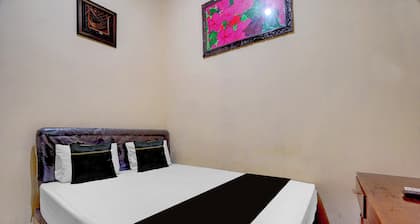 Hotel O near City of Tomorrow Mall formerly Vandhela Homestay