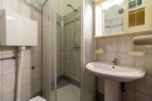 Bidet, serviettes fournies