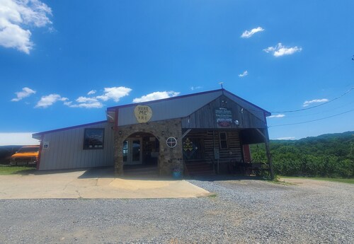 RV Campsites at Peaks of Otter Winery & Orchards