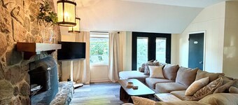 Clean and Convenient 4-bedroom house in Pittsford!