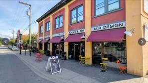 Exterior - Cowichan Valley Garden Retreat Near Bakeries, Vineyards, Trails & River Swims (Duncan)