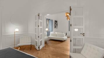 1 bedroom, travel crib, WiFi