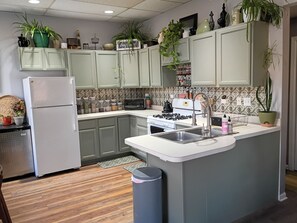 Private kitchen - Charming Woodstock Square Retreat (Woodstock)
