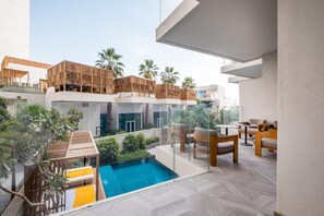 Pool - Stylish Apartment at the FIVE Palm Jumeirah (Dubai)